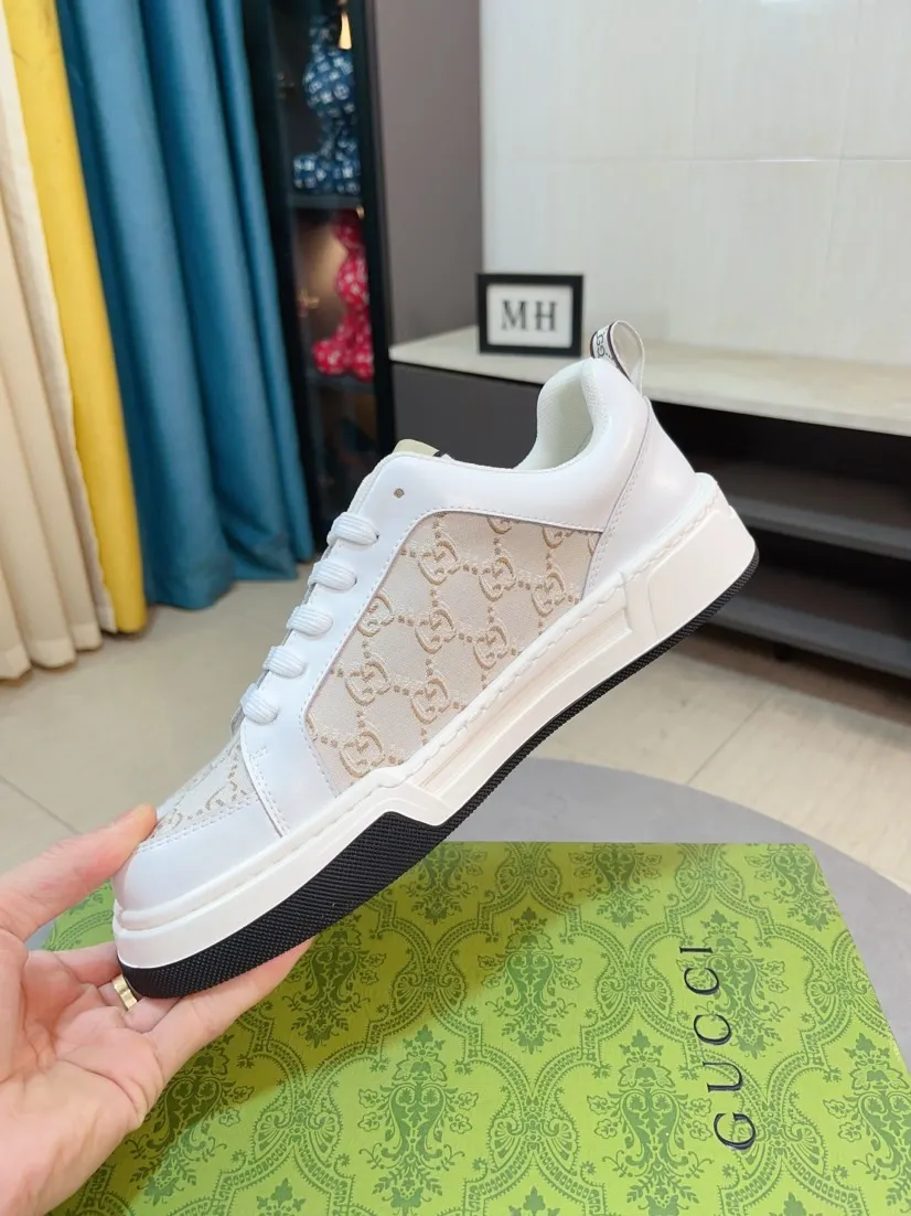 Men's shoes 💰420🌹🌹[GUCCI] Gucci's new lace-up casual men's shoes are on the market first, and the materials and workmanship are superior to all versions on the market. The highest quality shipped first-layer cowhide with imported original perforated materials➕genuine leather lining, privately molded soft outsole, high foot comfort, imported special materials highlight the brand's unique charm, high-end customization 38-44